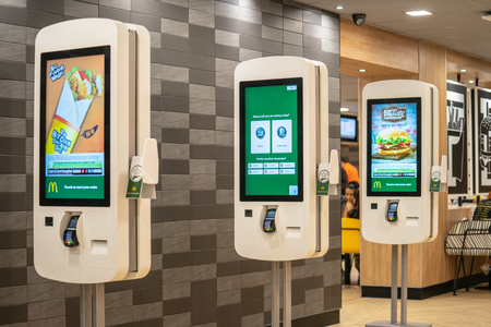 Revolutionizing the Restaurant Industry: The Benefits of Using Mini PCs